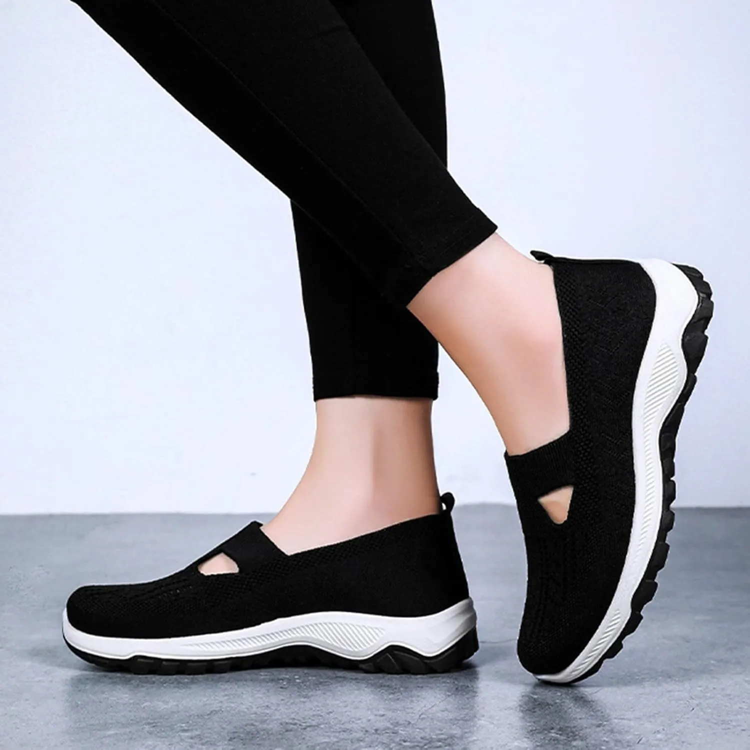 Fashion Summer Women Sports Shoes Flat Bottom Non Slip Mesh Hollow Upper Breathable Soft Women Summer Casual Sandals
