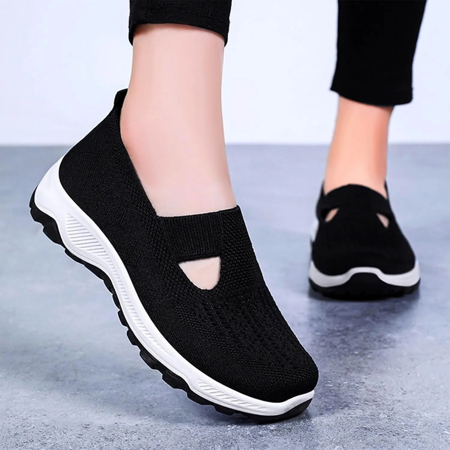 Fashion Summer Women Sports Shoes Flat Bottom Non Slip Mesh Hollow Upper Breathable Soft Women Summer Casual Sandals