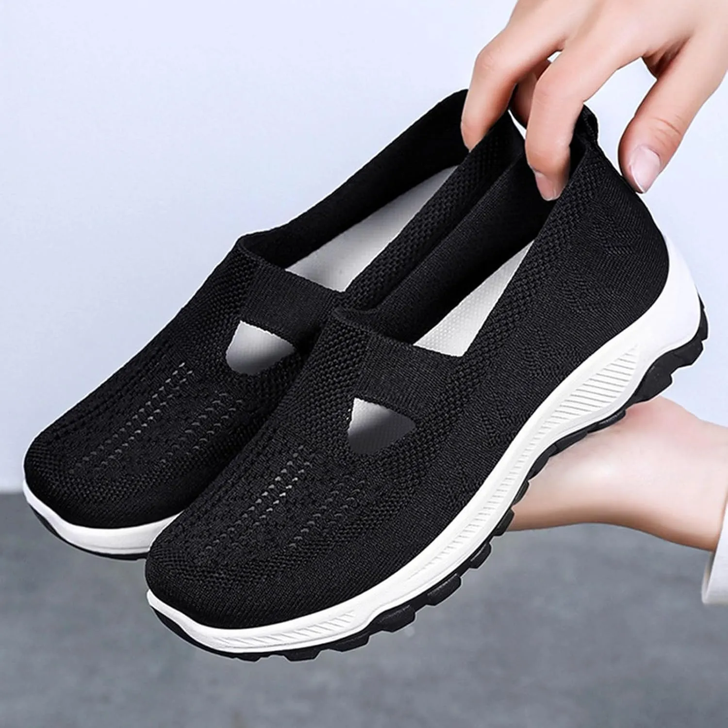 Fashion Summer Women Sports Shoes Flat Bottom Non Slip Mesh Hollow Upper Breathable Soft Women Summer Casual Sandals
