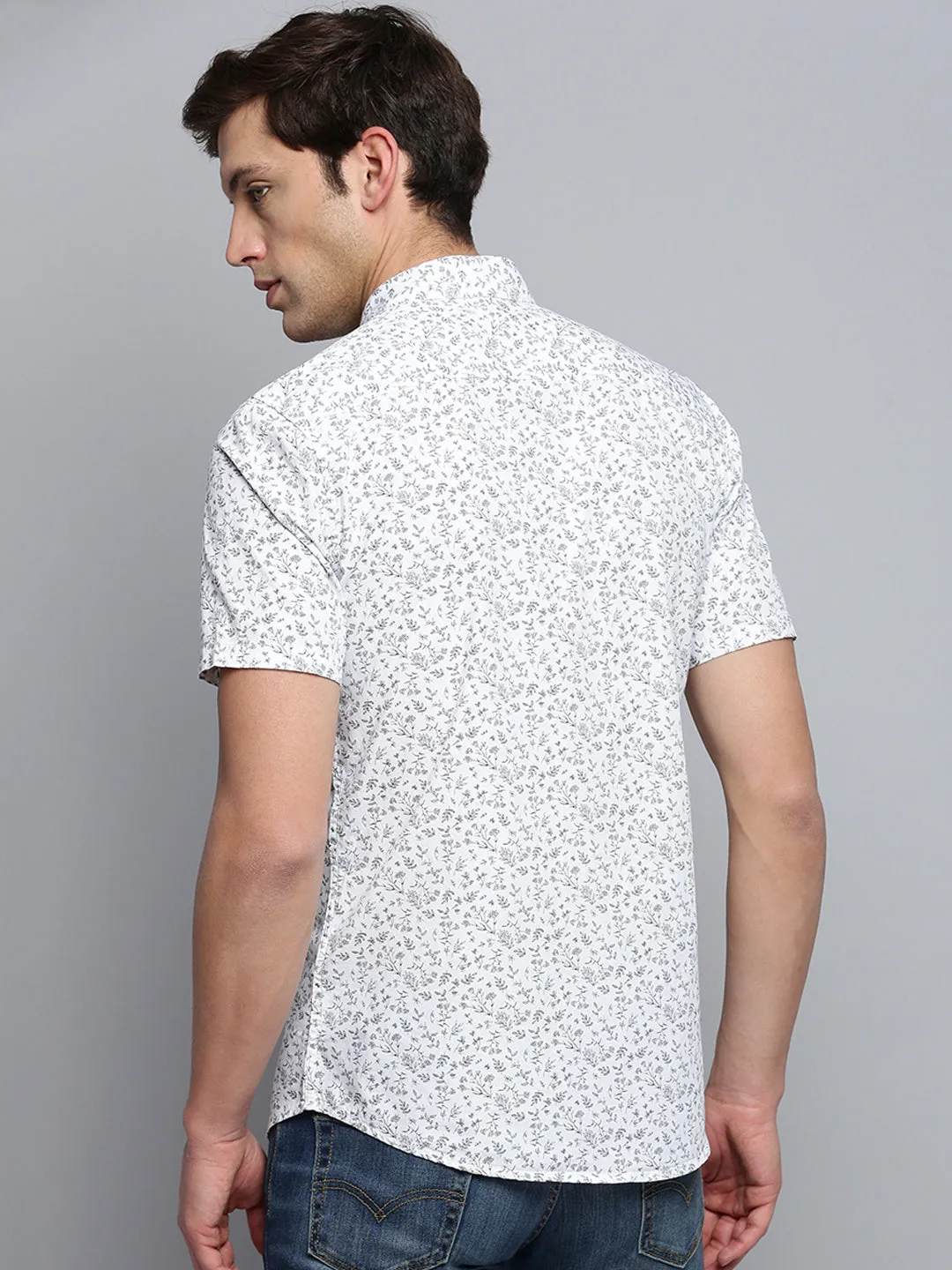 Men White Classic Floral Printed Cotton Casual Shirt