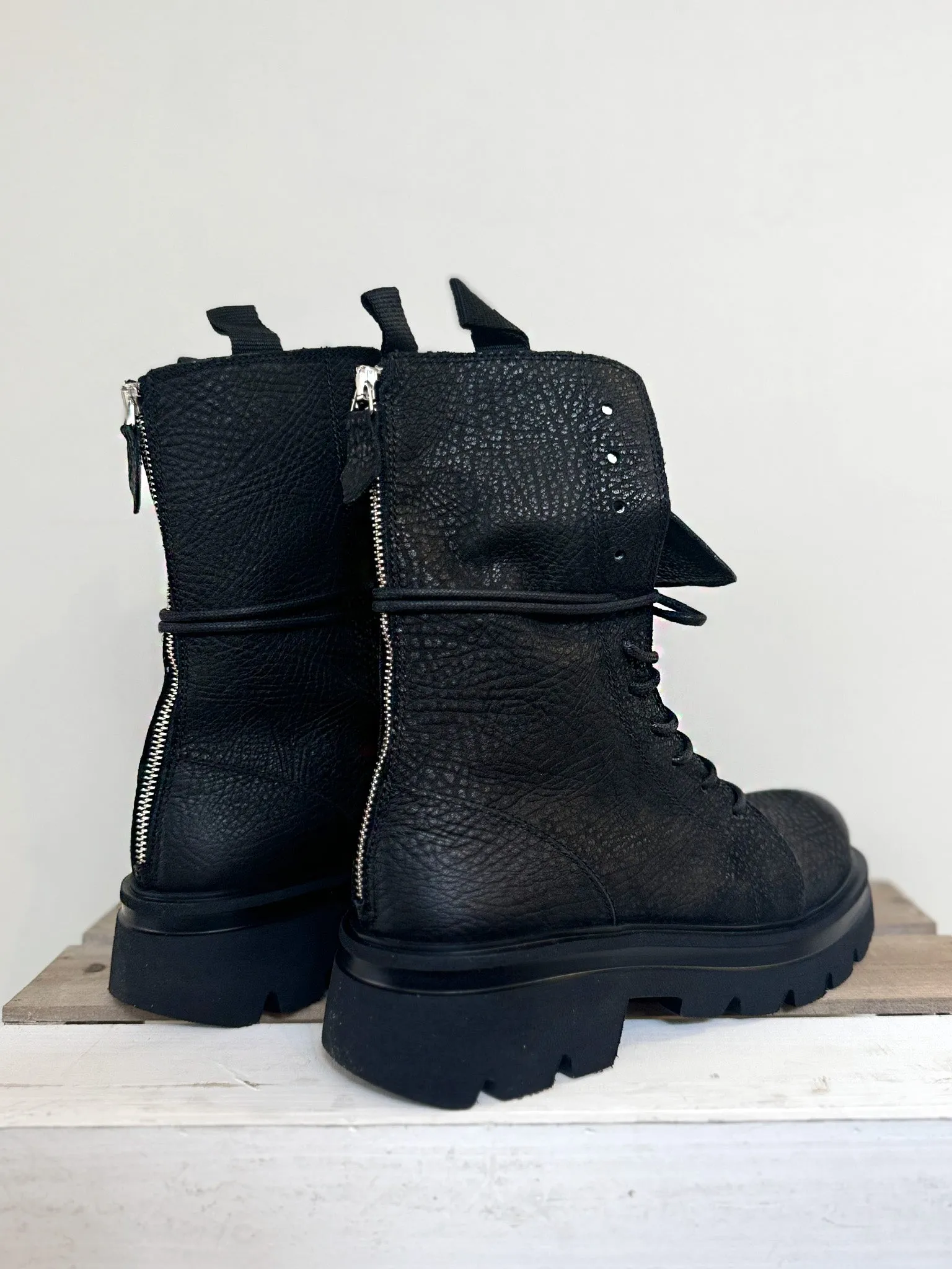 Scorpio Old Bisonte Black Boots