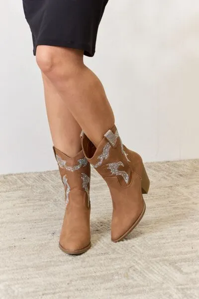Silver & Tan Rhinestone Detail Cowboy Boots