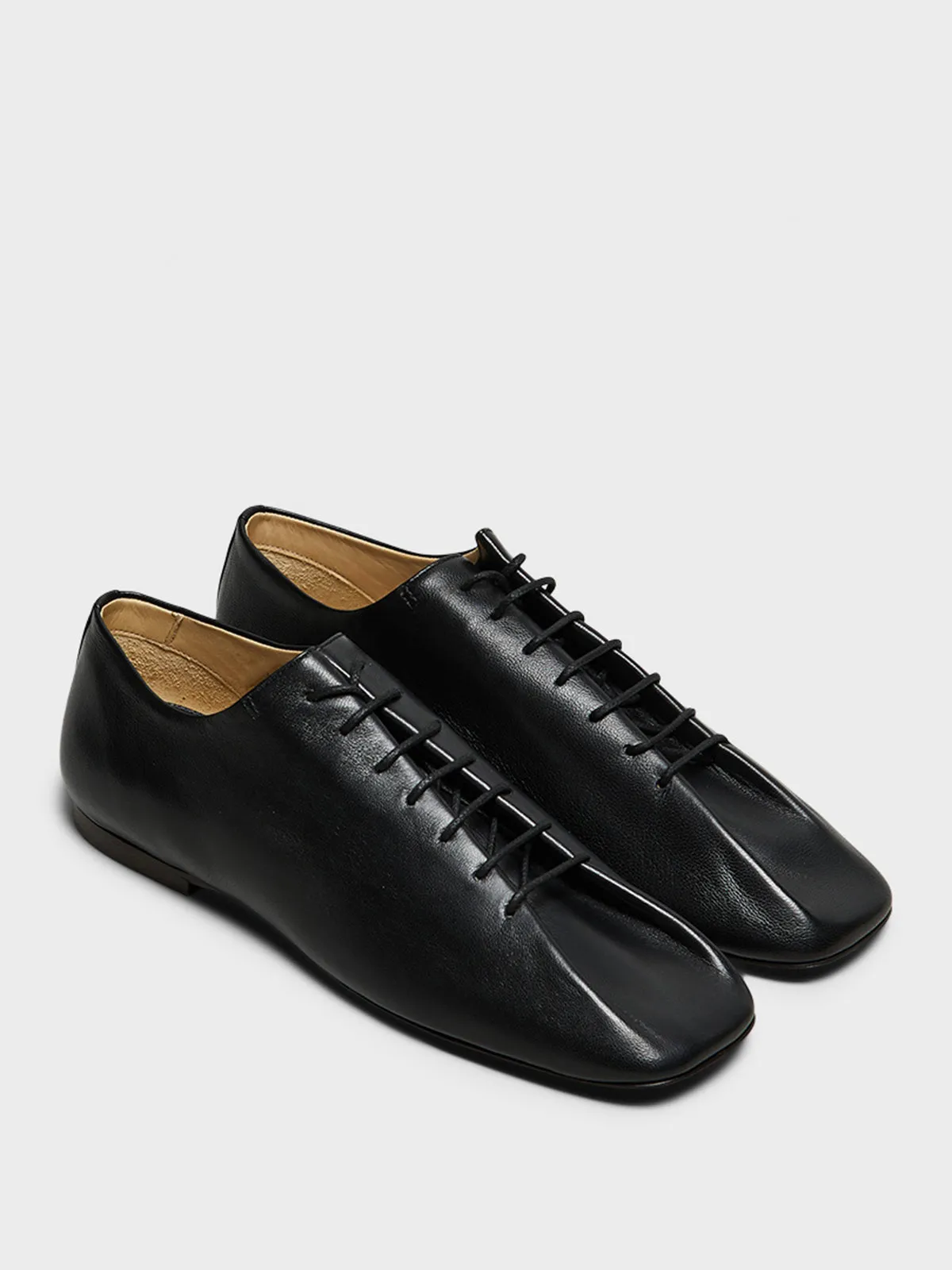 Souris Flat Classic Derbies in Black