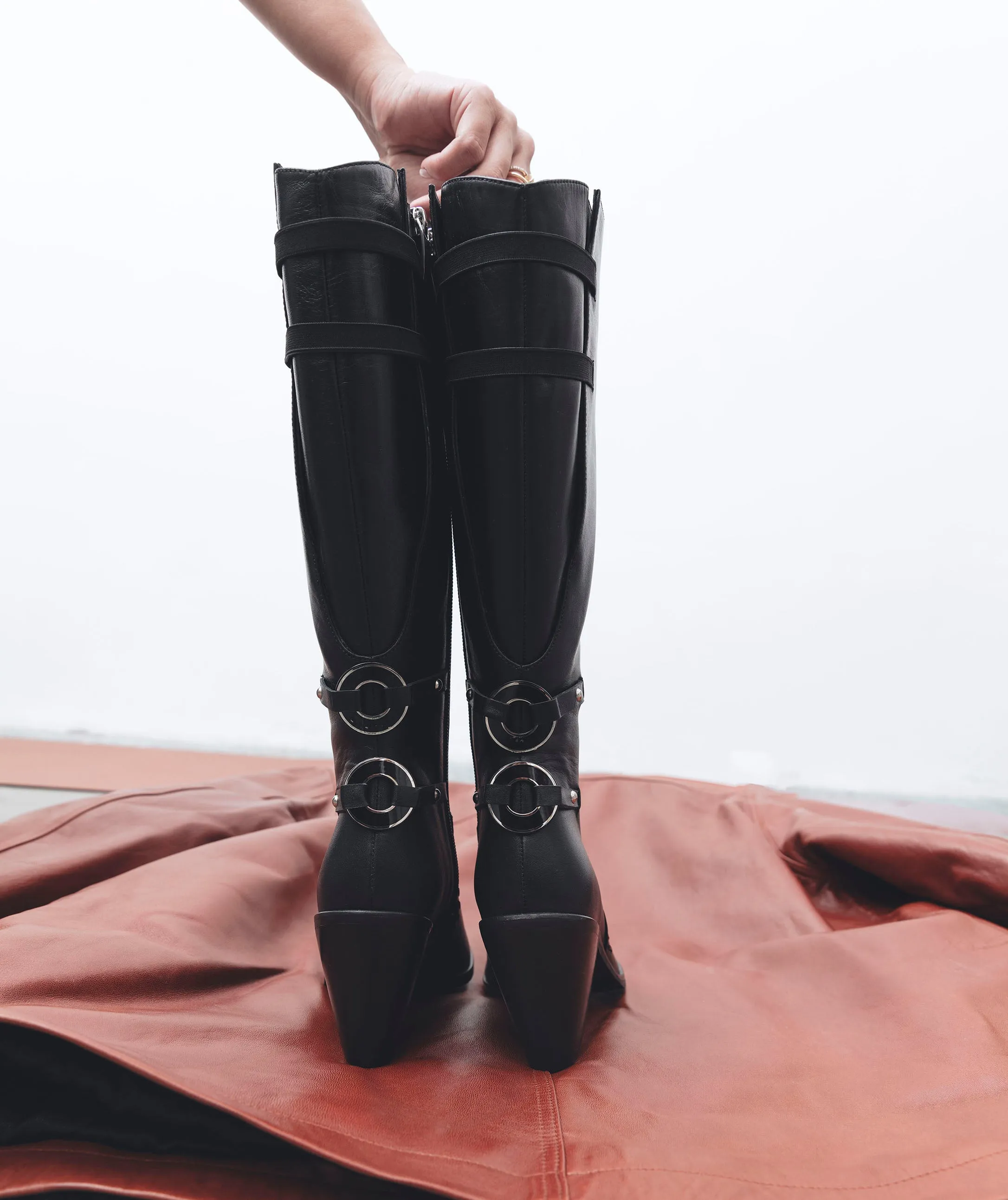 Turo black boot