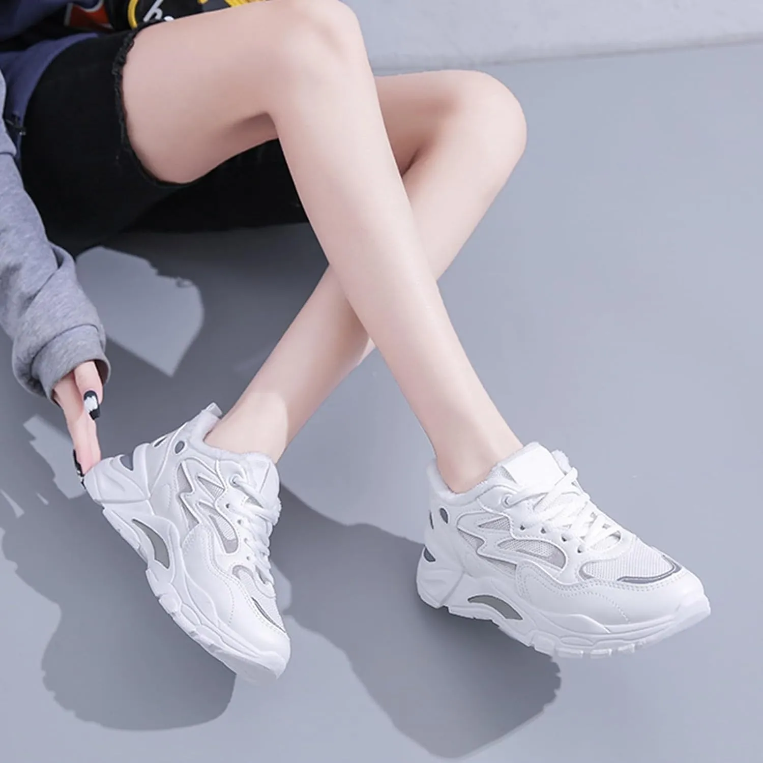 Women's Athletic Shoes Lace Up Plush Lined Flat Sport Sneakers Comfortable Breathable Casual Walking Workout Shoes
